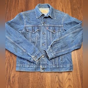 Levi's Men's 42L Medium Wash Trucker Denim 100% Cotton Jean Jacket EUC Nice VTG